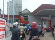 Antrean SPBU di Bone Mengular, Pertalite Eceran Tembus Rp20 Ribu per Liter 12 20260907 PERTALITE NAIK pertalite naik bone 2026