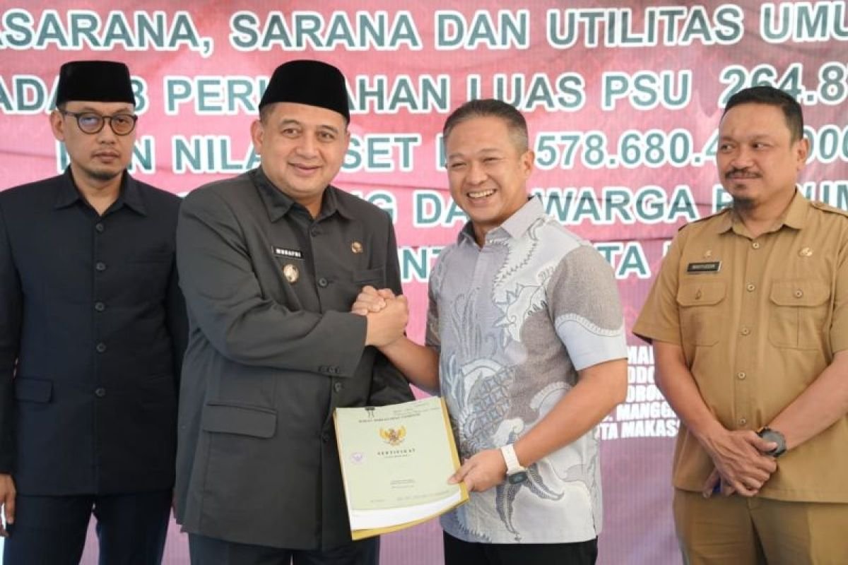 Disperkim Makassar Siapkan Perencanaan PSU Senilai Rp578,68 Miliar 1 Wali Kota Makassar menerima PSU dari pengembang