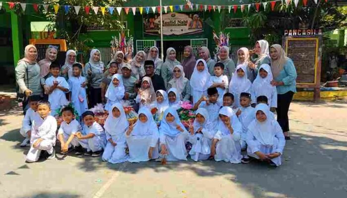 Maulid Nabi di SDN 28 Tumampua II Pangkep Dorong Siswa Berkarakter