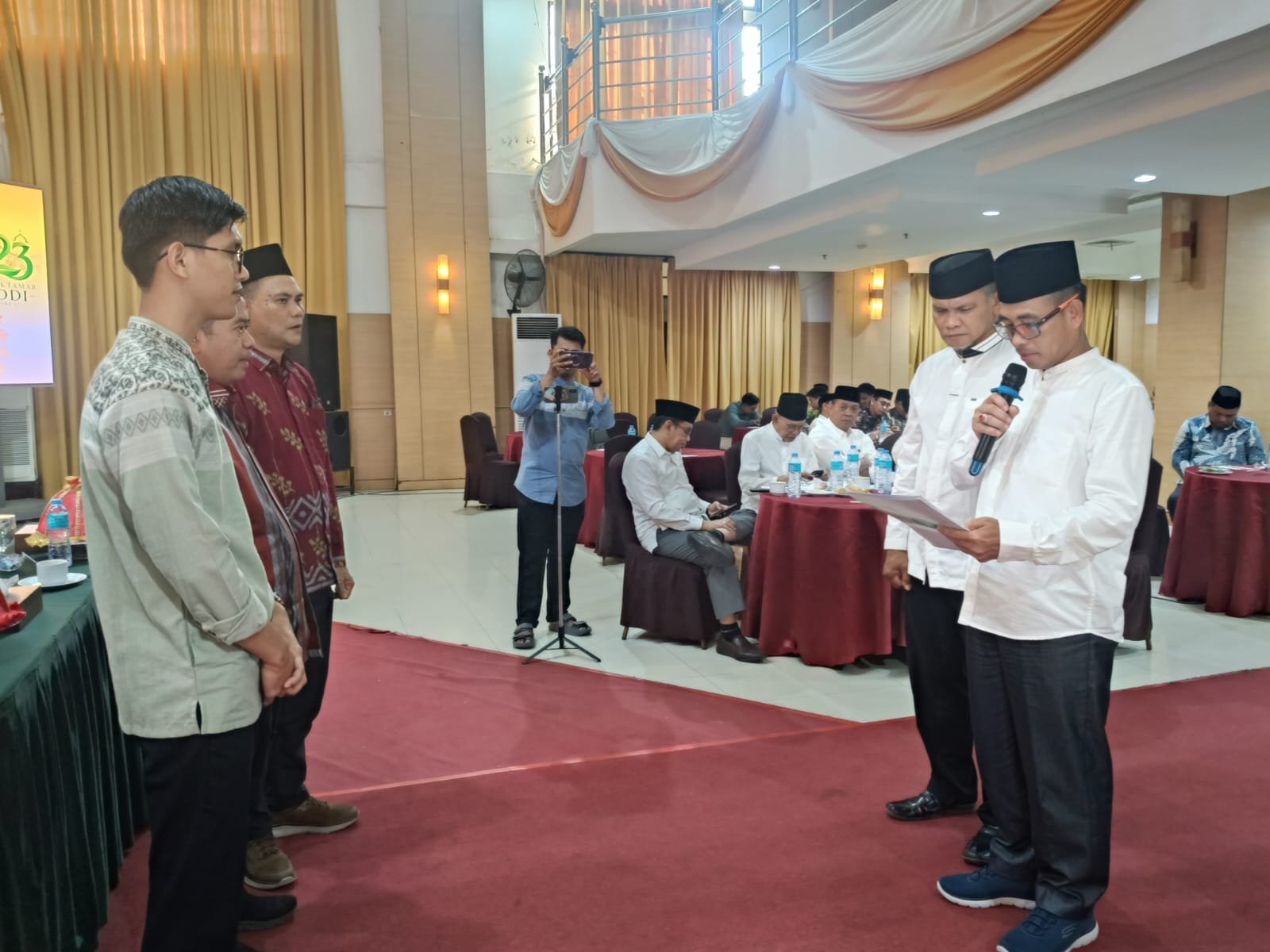Gerak Cepat, Hasan Pinang Lantik Pengurus IKA DDI UIN Alauddin 17 Menit Setelah Dirinya Dikukuhkan 1 IMG 20260930 WA0015