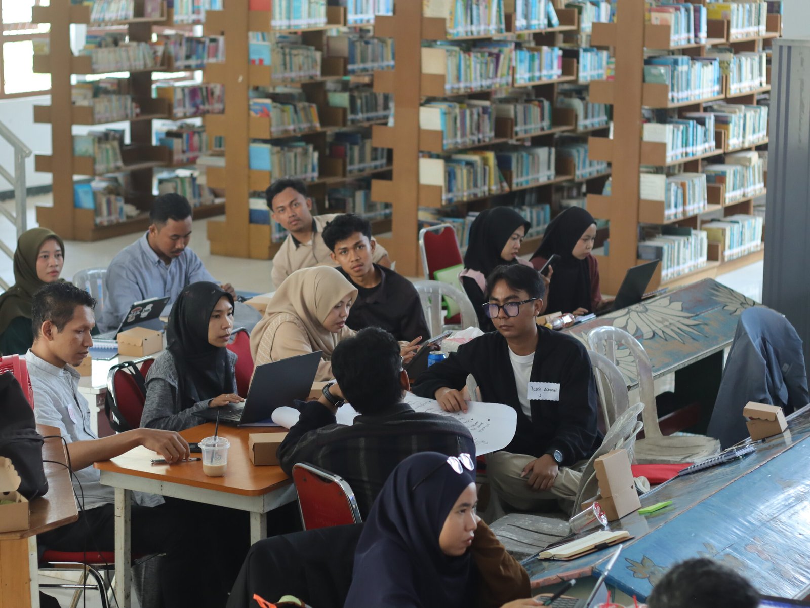 Gowa Menyala Bekali Puluhan Komunitas Literasi Ilmu Manajemen Organisasi 2 IMG 3218 scaled