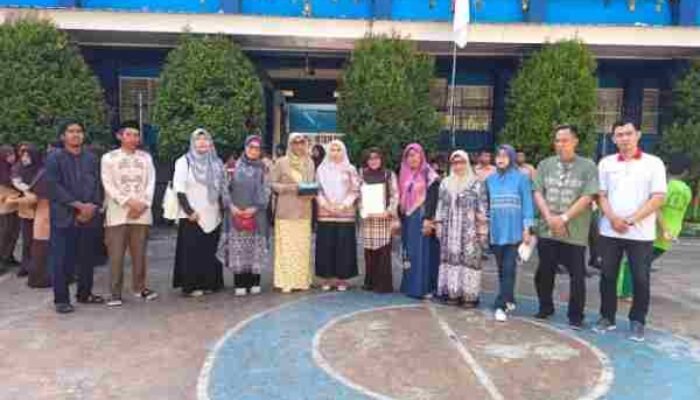 Bentuk Bakti ke Almamater, Alumni SMPN 4 Makassar Bantu Mushollah Nurul Ilmi