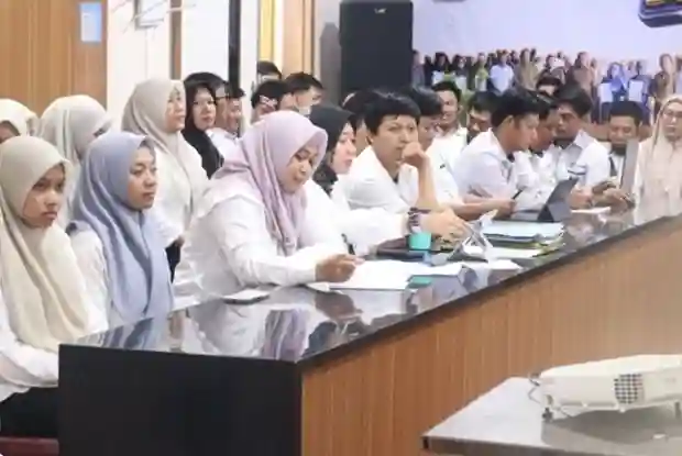 Monev Internal Kantor Pertanahan Takalar Soroti Integritas, Layanan, dan Progres PSN 1 Monev internal Kantor Pertanahan Kabupaten Takalar dipimpin Kepala Kantor Ir Bustam