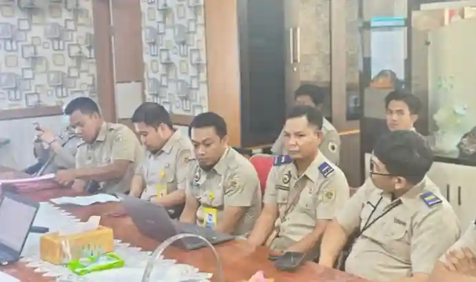 Monev PTSL Takalar Dipimpin Bustam, Hambatan Dibahas Tiap Pekan 1 Jajaran Kantor Pertanahan Kabupaten Takalar mengikuti rapat monitoring dan evaluasi PTSL