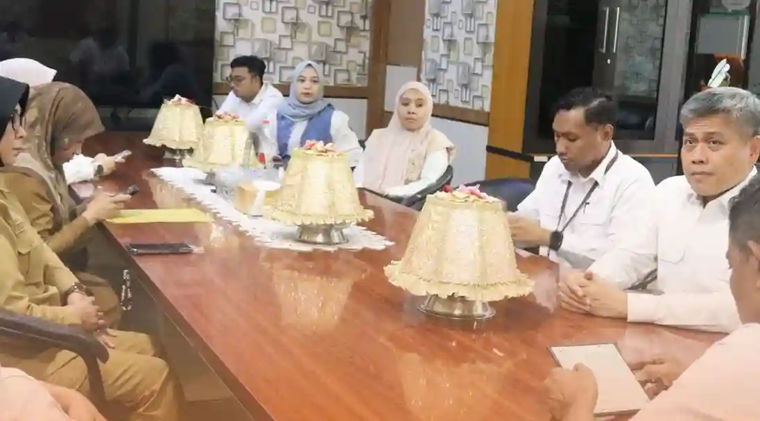 Tim Direktorat Kumpulkan Data Pemanfaatan Ruang pada Lokasi Galian C di Lassang 1 Pengumpulan data pemanfaatan ruang terkait kegiatan galian C di Desa Lassang Kabupaten Takalar