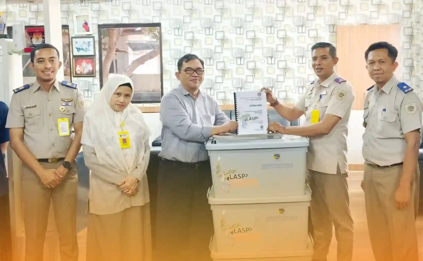 BPN Takalar Terima Hasil PBT PTSL ILASPP dari PT Geo Sarana Guna 1 Penyerahan dokumen hasil pekerjaan PBT PTSL terintegrasi ILASPP di Kantor Pertanahan Takalar