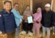 Warga Kepulauan Tanakeke menerima sertipikat tanah dalam kegiatan Kantor Pertanahan Kabupaten Takalar