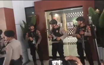 Tim gabungan kepolisian menggeledah Kantor Bupati Gowa di Jalan Masjid Raya, Sungguminasa, Senin (21/9/2026). Penggeledahan terkait penyidikan dugaan korupsi perizinan PBG dan perizinan lainnya. Foto: Istimewa