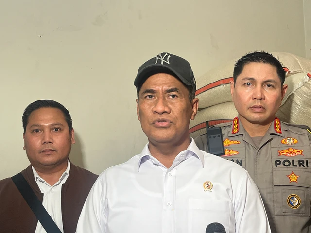 600 Ton Beras Bulog Diduga Dioplos, Mentan Amran Ancam Pecat Oknum yang Terlibat 1