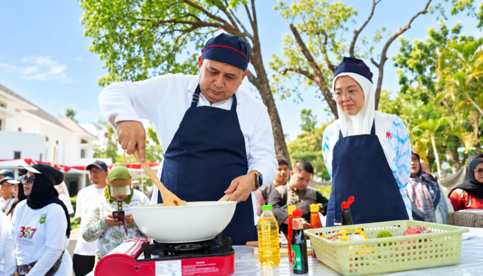 Appi Juara Masak Nasi Goreng di HUT ke-357 Sulsel