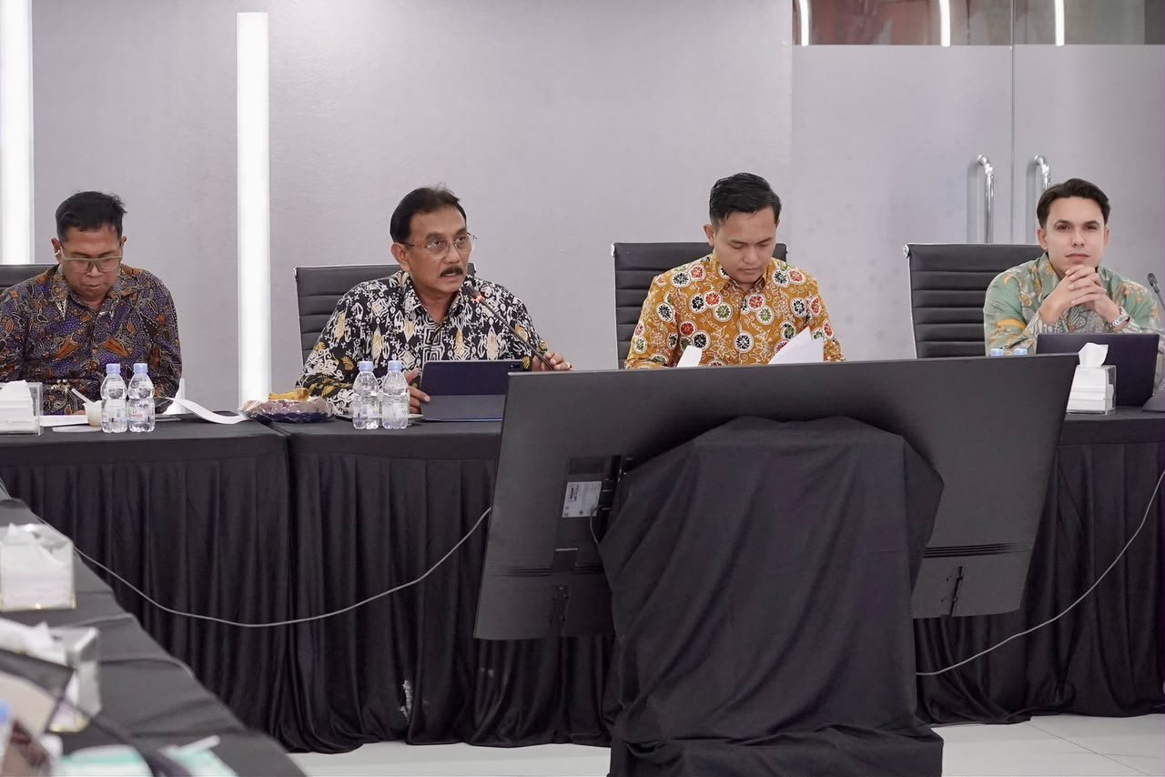 ILASPP Bidik Pendaftaran Tanah 4,8 Juta Hektare hingga 2029 8 Pejabat ATR/BPN dan mitra menghadiri pertemuan pelaksanaan ILASPP