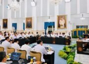 Survei Capres PPI, Prabowo Teratas Disusul Dedi dan Anies 11 Dokumentasi Presiden Prabowo dalam sidang kabinet untuk berita survei capres PPI