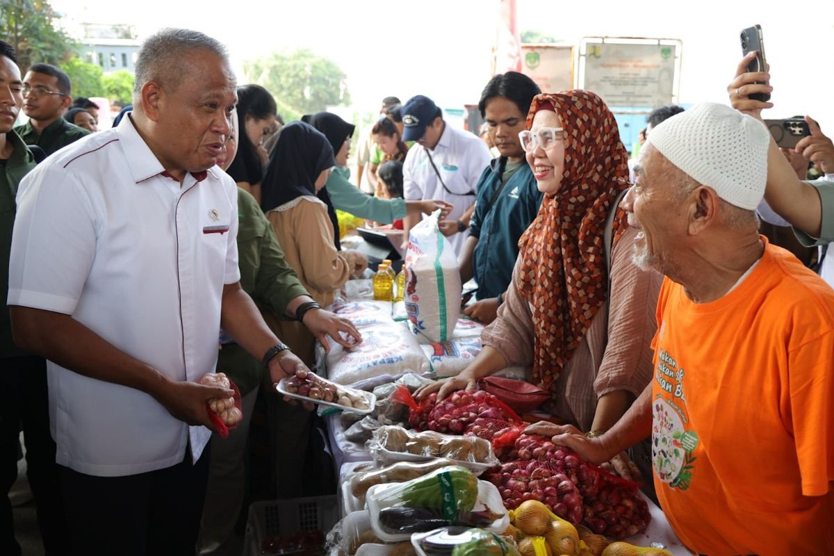 Gerakan Pangan Murah Digelar Serentak di 38 Provinsi 1 Wakil Menteri Pertanian Saleh Mustafa pada Gerakan Pangan Murah nasional di Jakarta