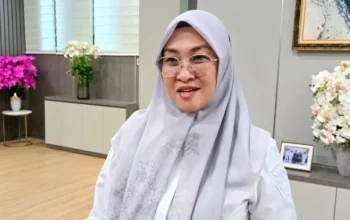 Foto arsip Sitti Husniah Talenrang terkait pengembalian delapan mobil dinas dan pengosongan rujab Bupati Gowa