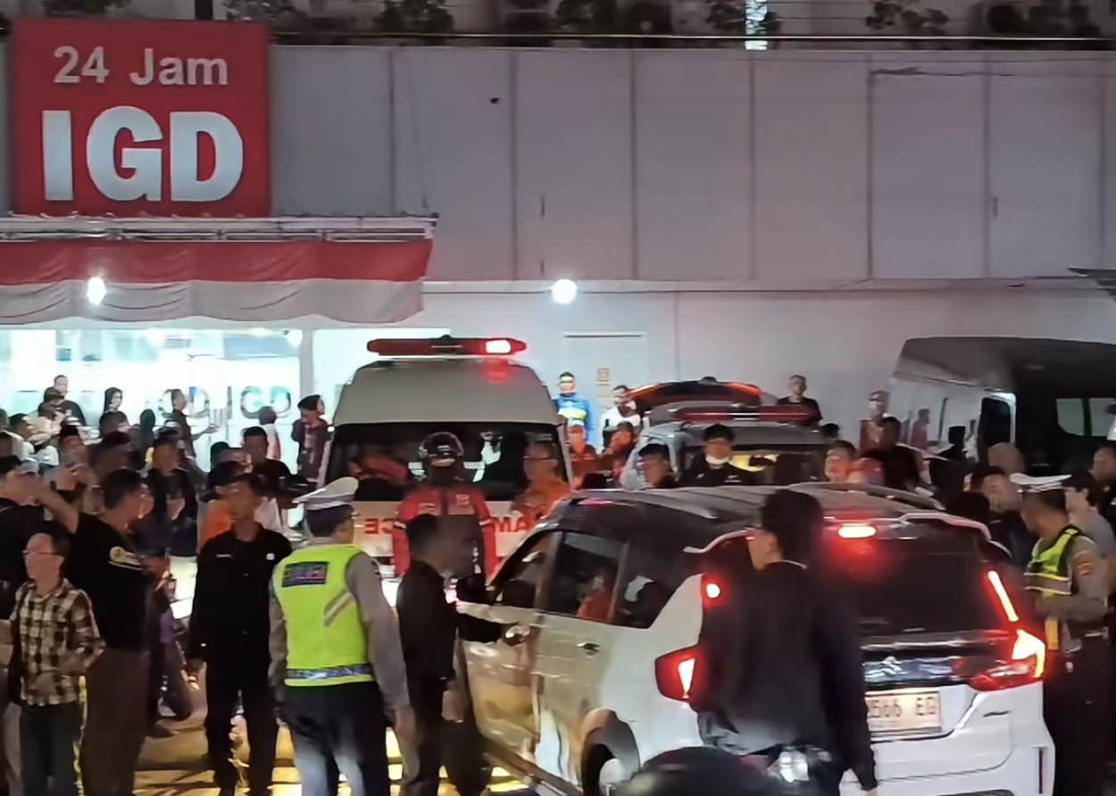 Suasana IGD rumah sakit di Kota Cirebon saat penanganan korban dugaan keracunan MBG
