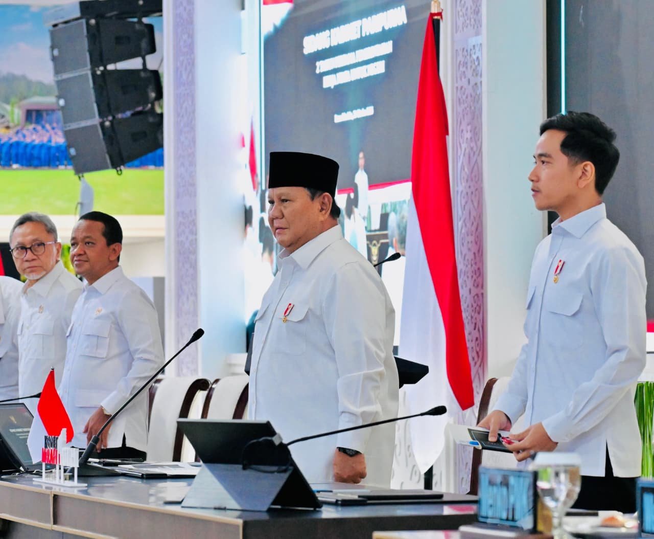 Prabowo membahas swasembada pangan dalam Sidang Kabinet Paripurna di Jakarta, 21 Oktober 2026