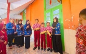SDN Pattingaloang Apresiasi 3 Siswa pada Hari Kesaktian Pancasila 6 Tiga siswa SD Negeri Pattingaloang Makassar menerima bingkisan pada peringatan Hari Kesaktian Pancasila, 1 Oktober 2026.