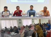 Pemateri dan guru SMP Negeri 36 Makassar mengikuti workshop pembelajaran mendalam di Kantor Cabang Penerbit Erlangga pada 10 Oktober 2026